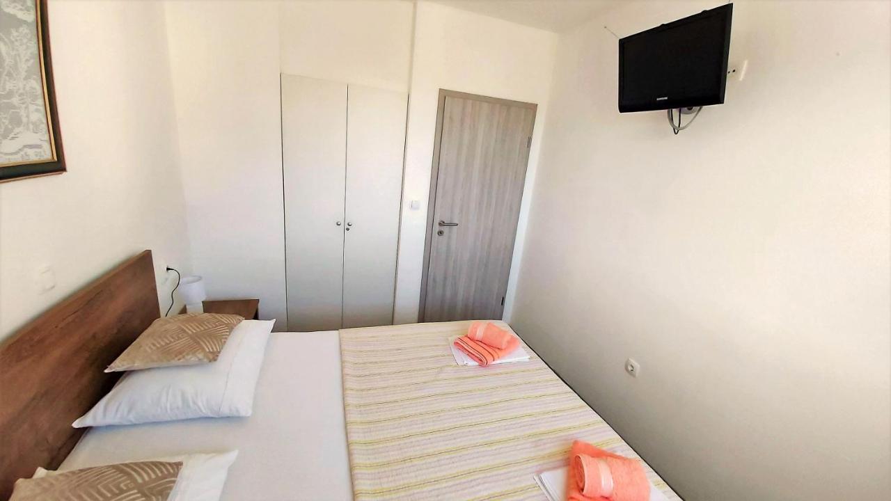 Apartment Ribnjak 10 Omiš Buitenkant foto